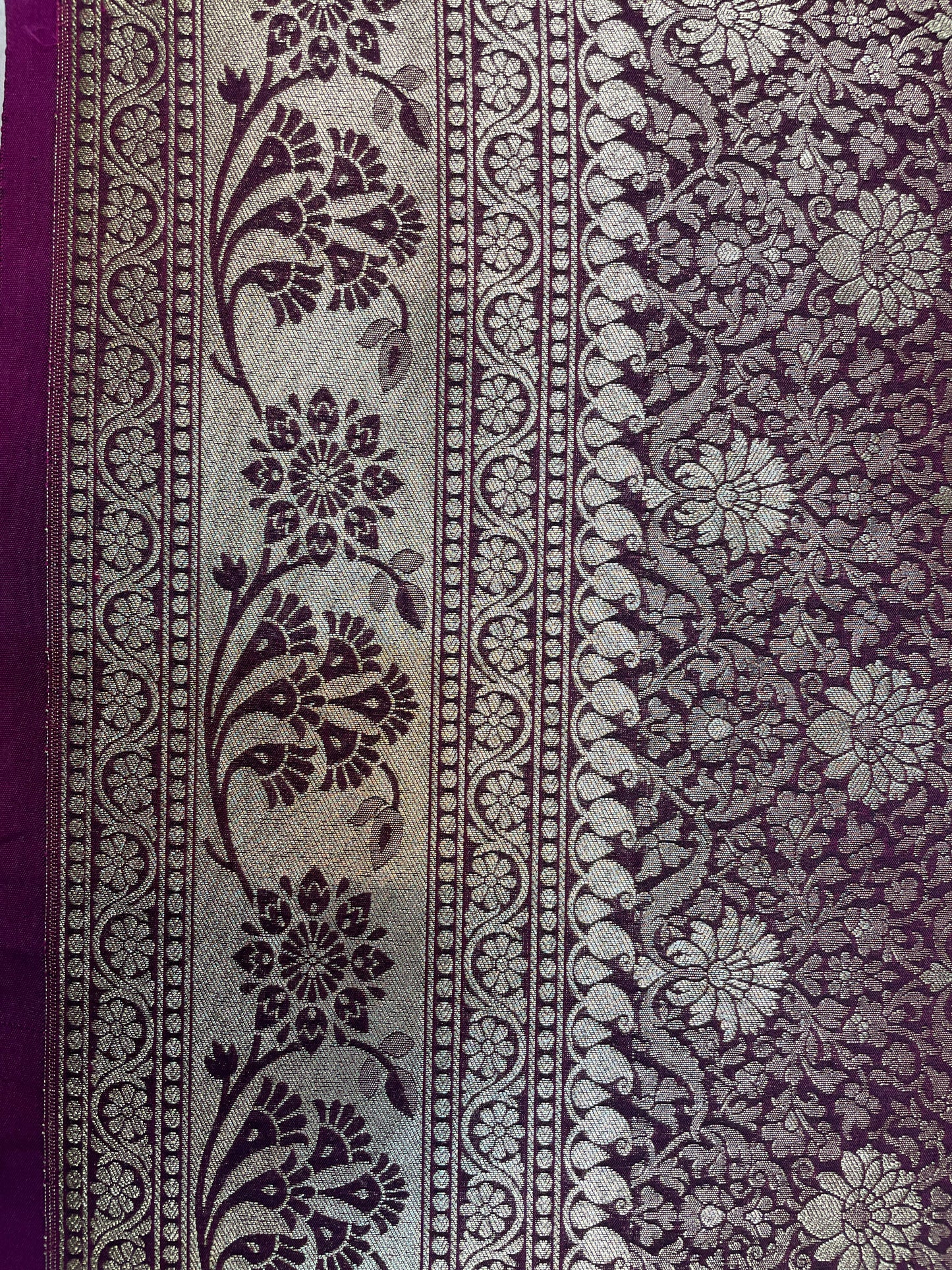 Dark Purple Katan Banarasi Saree with Silver Zari Floral Weaving And Grand Pallu B0604ds