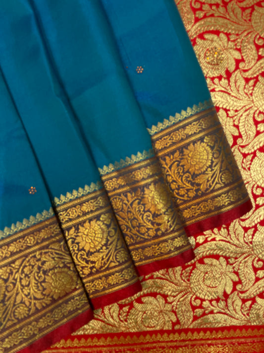 Light Blue And Red Katan Banarasi Saree with Silver Zari Floral Weaving And Grand Pallu B0616ds