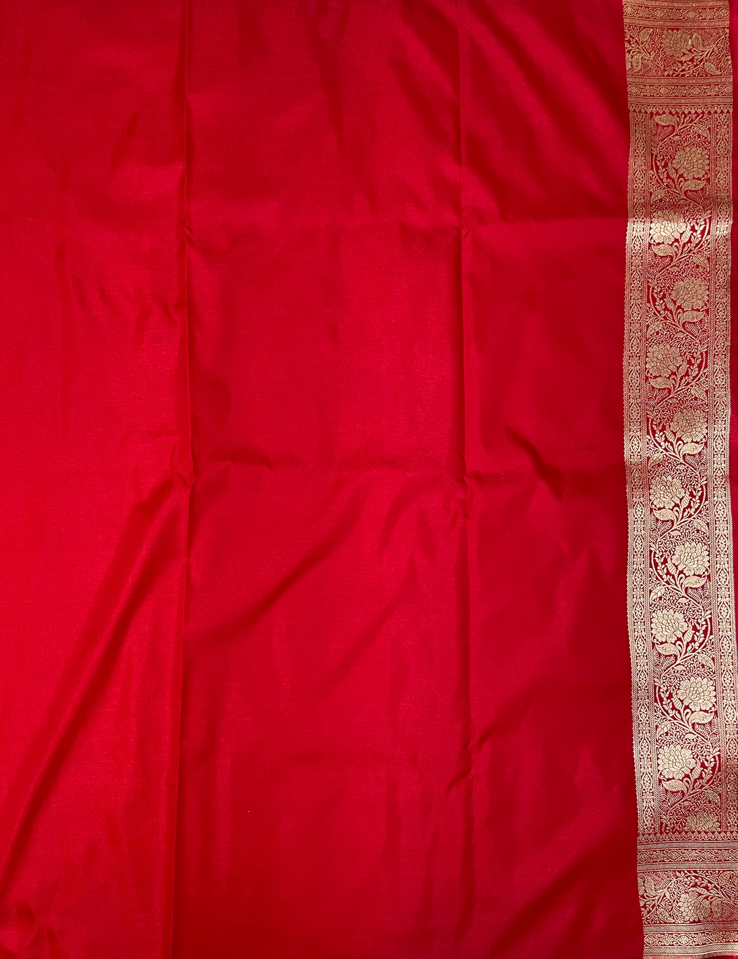Red Katan Banarasi Saree with Silver Zari Floral Weaving And Grand Pallu B0617ds
