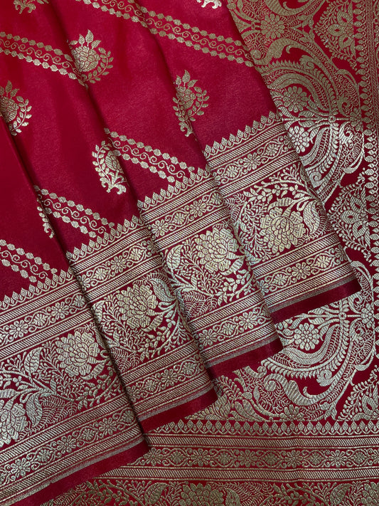 Red Katan Banarasi Saree with Silver Zari Floral Weaving And Grand Pallu B0617ds