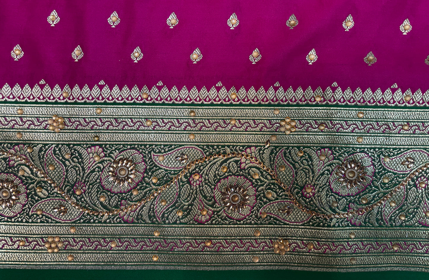 Pink And Green Katan Banarasi Saree with Silver Zari Floral Weaving And Grand Pallu B0619ds