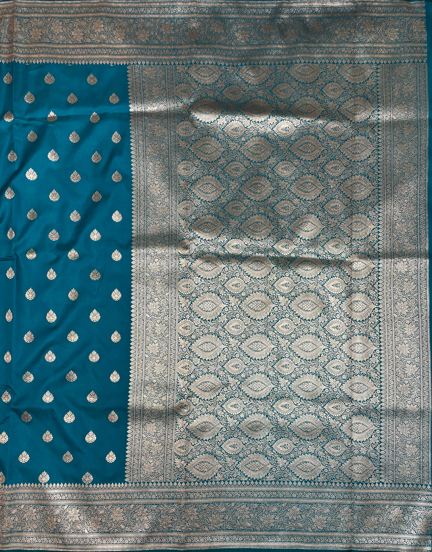Light Blue Katan Banarasi Saree with Silver Zari Floral Weaving And Grand Pallu B0624ds