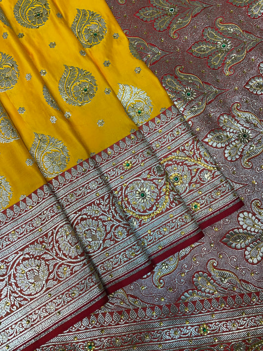 Yellow And Red Katan Banarasi Saree with Silver Zari Floral Weaving And Grand Pallu B0625ds