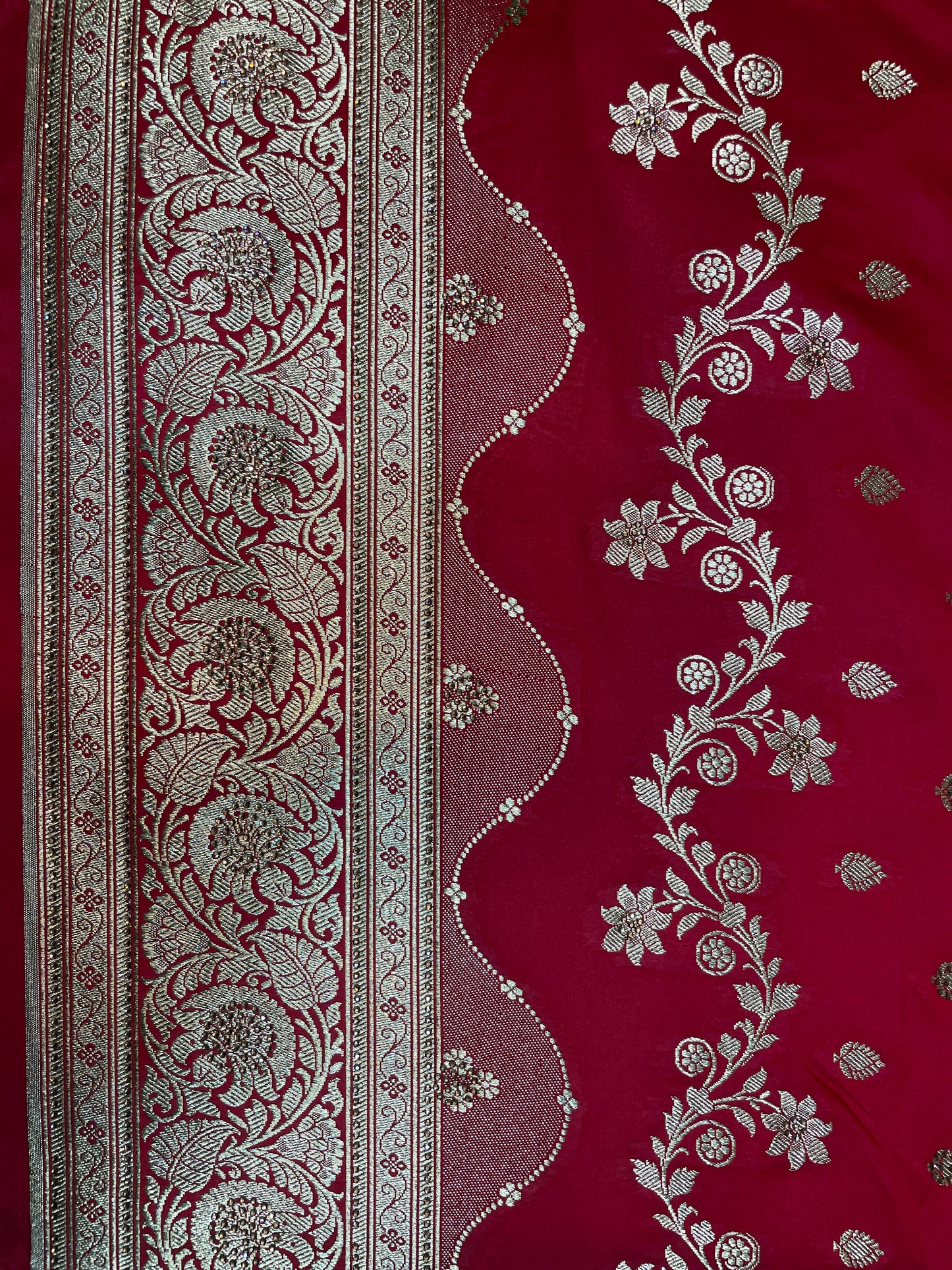 Pink Katan Banarasi Saree with Silver Zari Floral Weaving And Grand Pallu B0634ds