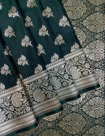 Dark Green Katan Banarasi Saree with Gold Zari Floral Weaving And Grand Pallu B0662ds
