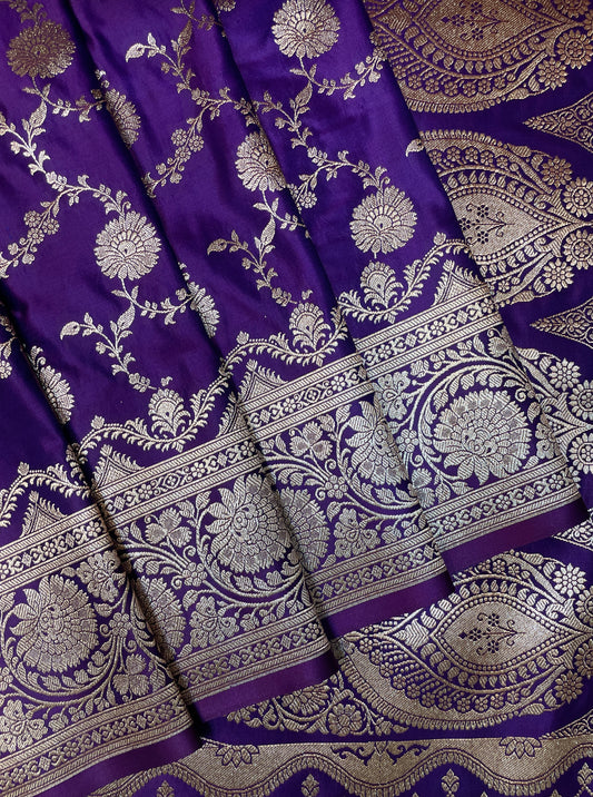 Purple Katan Banarasi Saree with Gold Zari Floral Weaving And Grand Pallu B0663ds