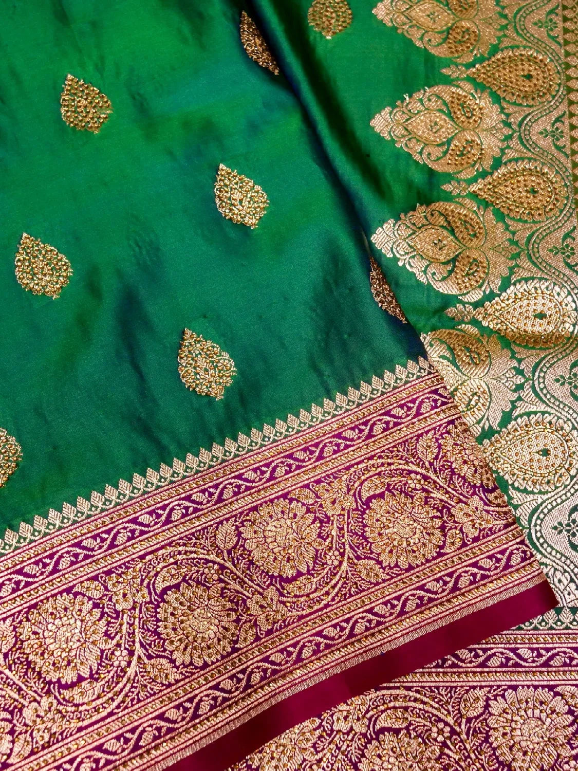 Bottle Green Banarasi Silk Saree with Contrast Pink Pallu & Crystal Stone Work Embellishments Swarovski Work Butta DSK0064