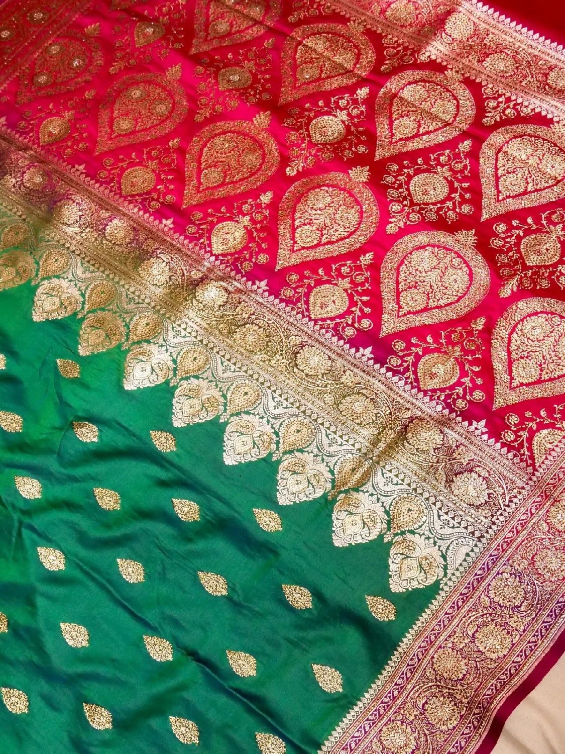 Bottle Green Banarasi Silk Saree with Contrast Pink Pallu & Crystal Stone Work Embellishments Swarovski Work Butta DSK0064