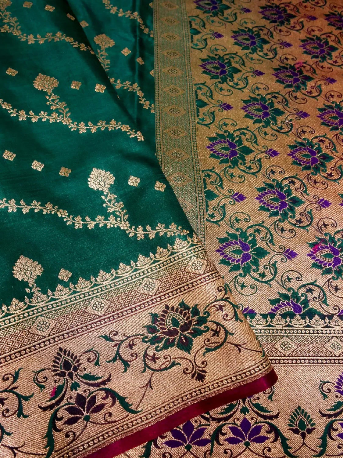 Emerald Green Banarasi Katan Silk Saree with Heavy Meenakari Pallu & Gold Zari Vines DSK0056