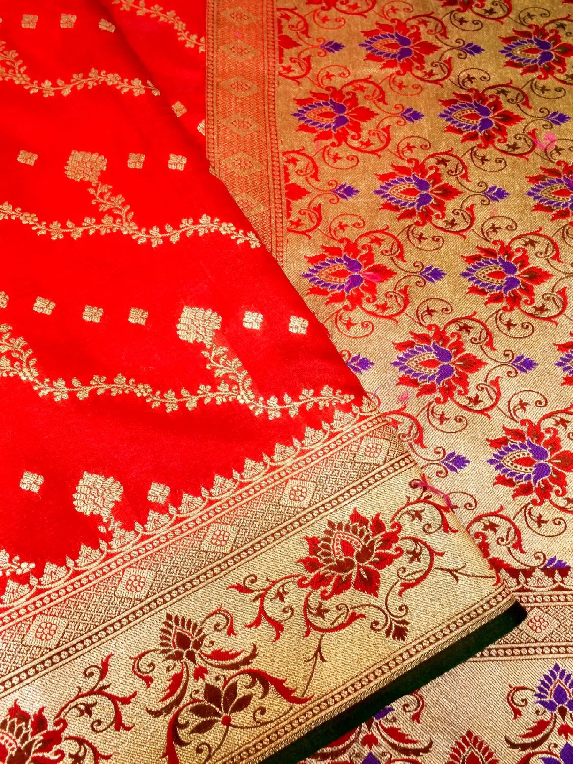 Radiant Red Banarasi Katan Silk Saree with Purple Meenakari Pallu & Gold Zari DSK0059