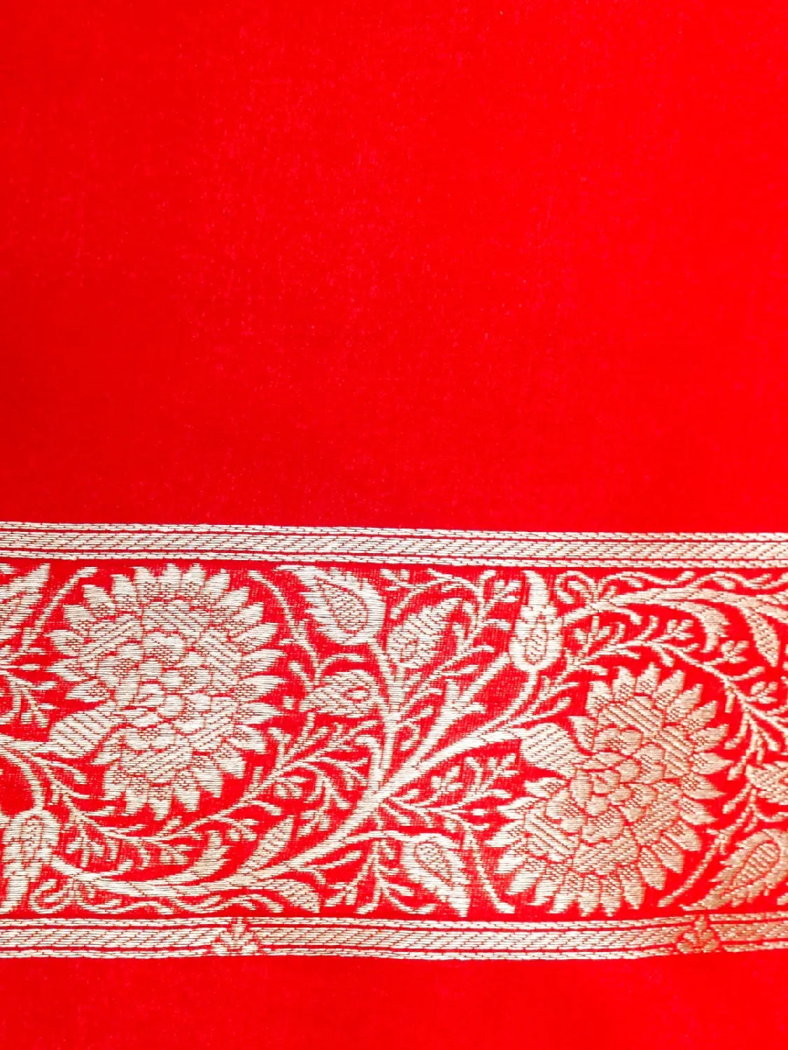 Radiant Red Banarasi Katan Silk Saree with Purple Meenakari Pallu & Gold Zari DSK0059