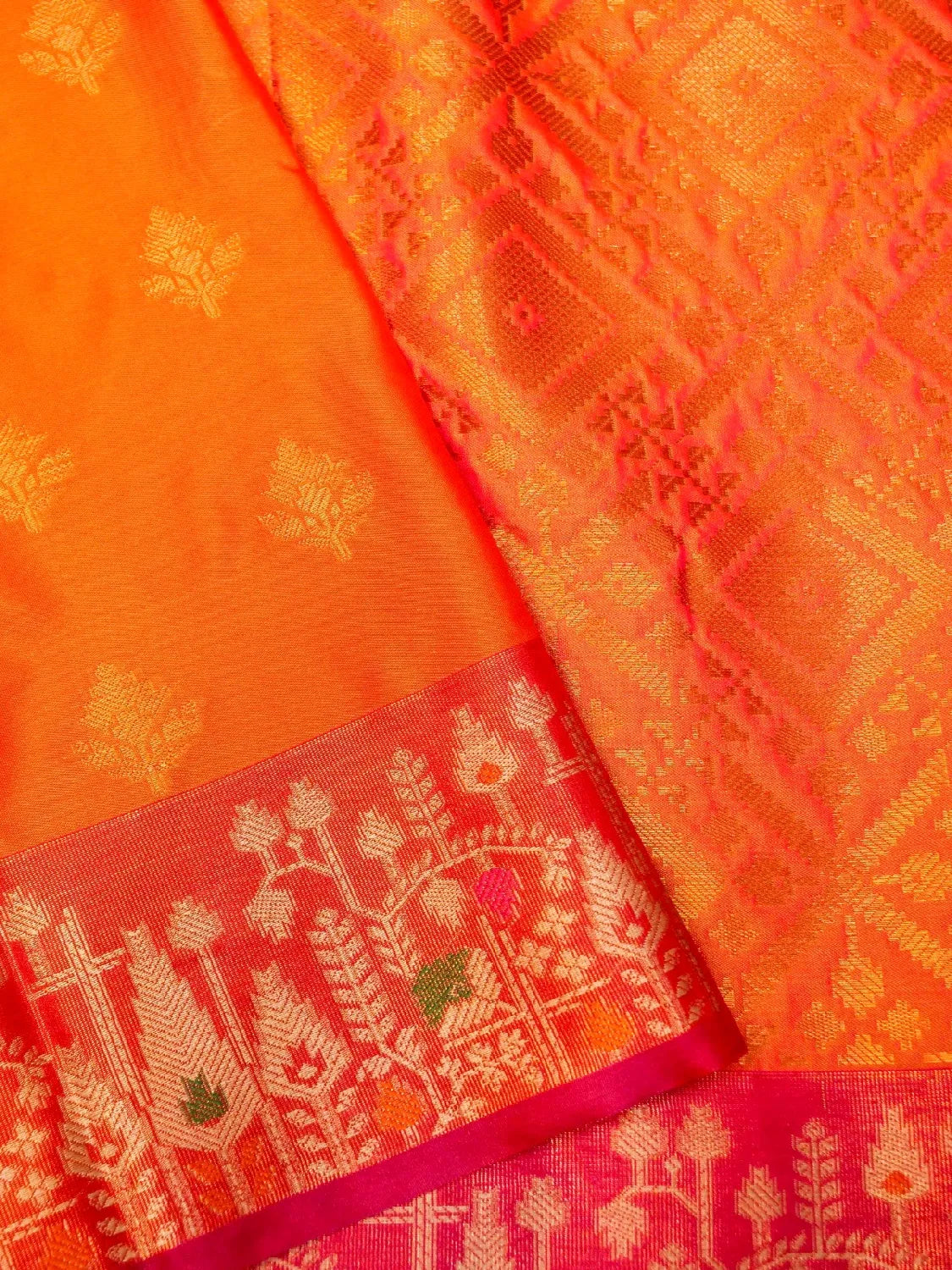 Handloom Bright Orange Banarasi Silk Saree with Contrast Pink Border & Geometric Pallu DSK00118