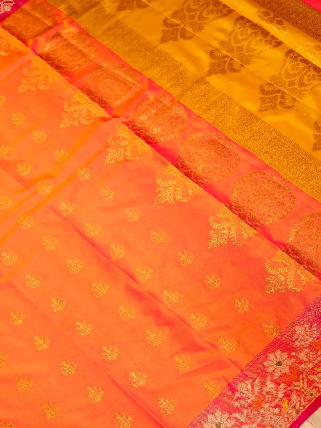 Handloom Tangerine Orange Banarasi Silk Saree with Contrast Pink Border & Floral Pallu DSK00110
