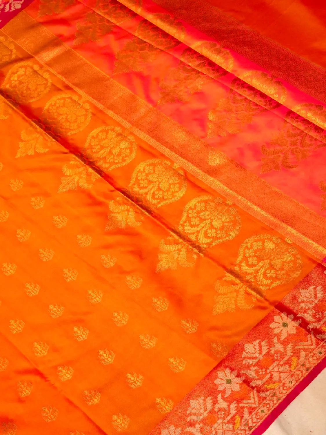 Handloom Sunset Orange Banarasi Silk Saree with Contrast Pink Border & Floral Medallion Pallu DSK00120