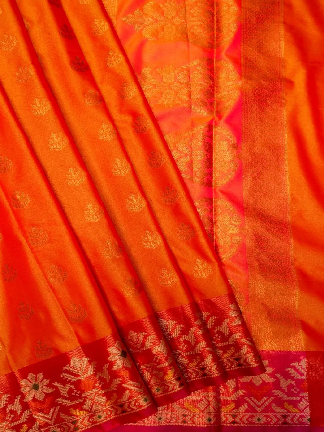 Handloom Sunset Orange Banarasi Silk Saree with Contrast Pink Border & Floral Medallion Pallu DSK00120