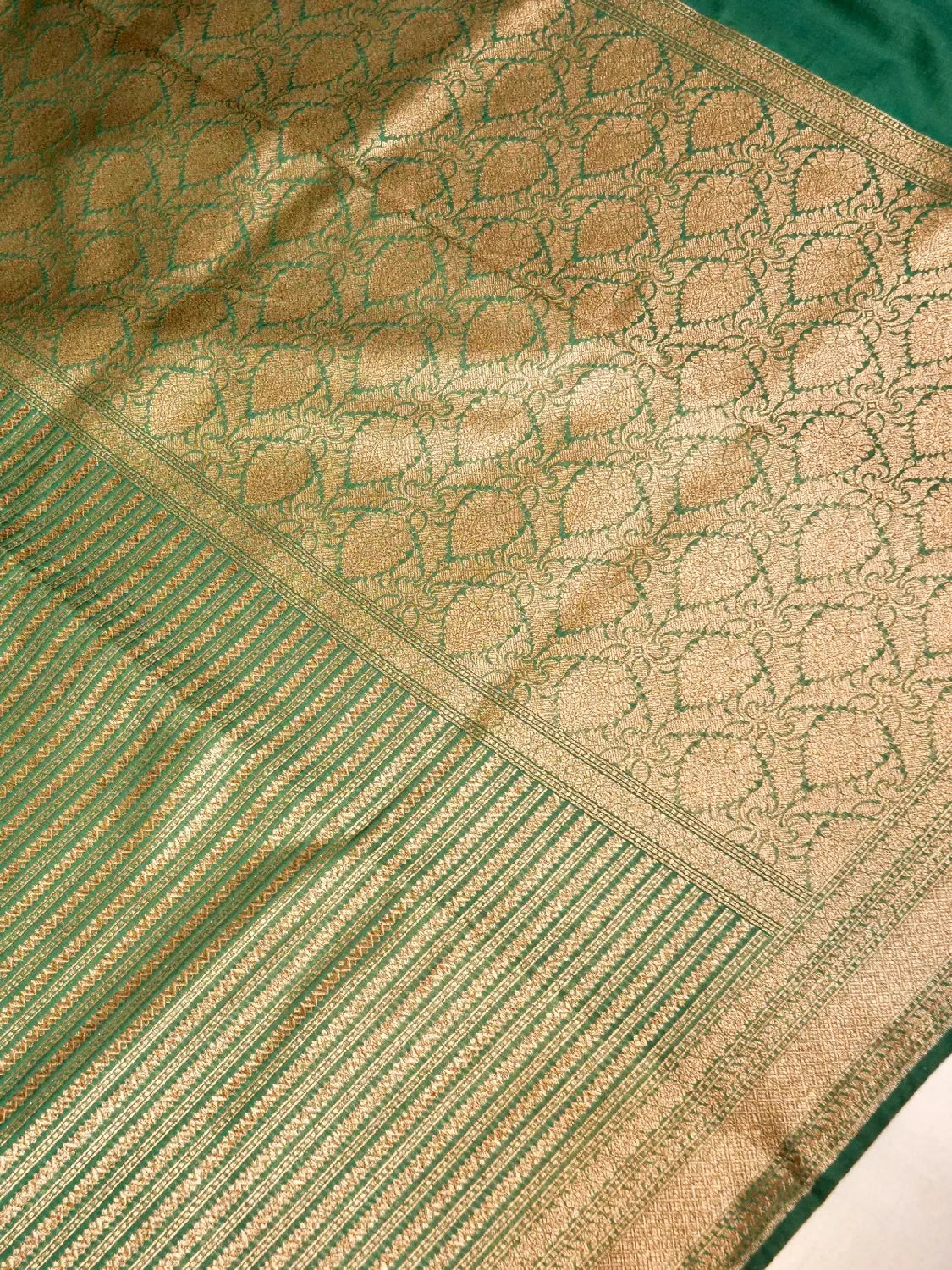 Regal Emerald Green Banarasi Katan Silk Saree with Rich Gold Zari Brocade DSK0069