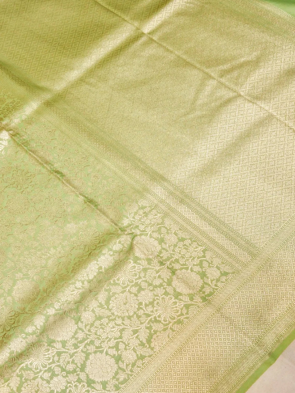 Handloom Parrot Green Banarasi Silk Saree with Golden Zari Jangla Pattern DSK0077