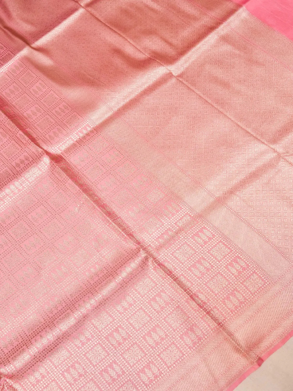 Handloom Coral Pink Banarasi Silk Saree with Golden Zari Geometric Floral Checks DSK0096