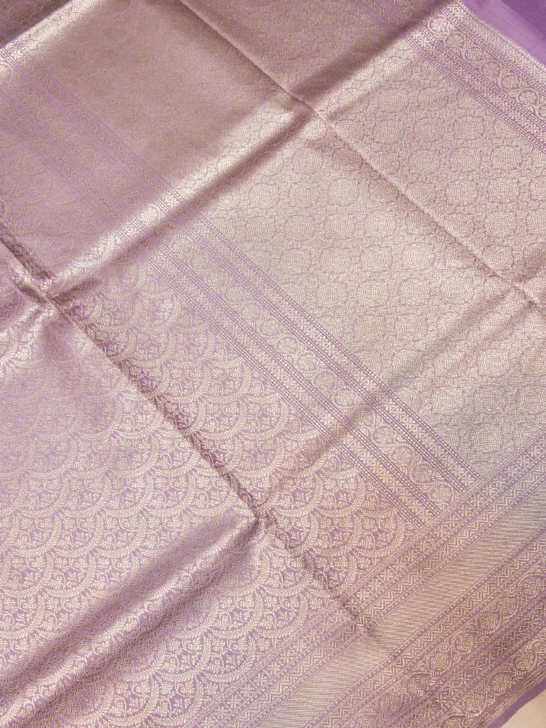 Handloom Dusty Lavender Banarasi Silk with Golden Zari Medallion Weave DSK00106