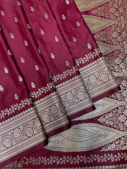 Maroon Katan Banarasi Saree with Gold Zari Floral Weaving And Grand Pallu B0654ds