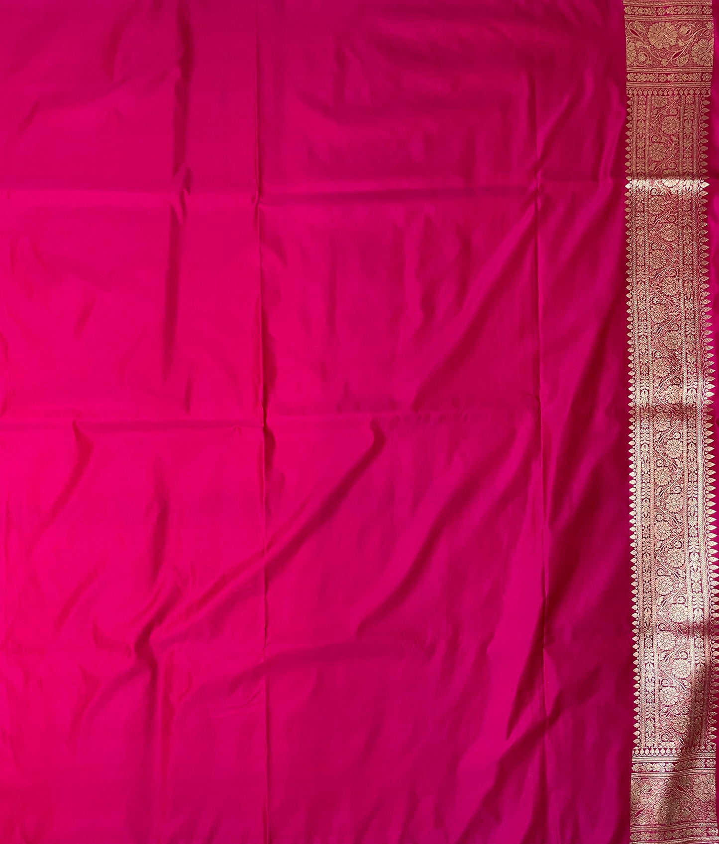 Pink Katan Banarasi Saree with Gold Zari Floral Weaving And Grand Pallu B0656ds