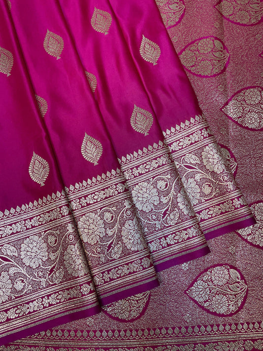 Pink Katan Banarasi Saree with Gold Zari Floral Weaving And Grand Pallu B0656ds