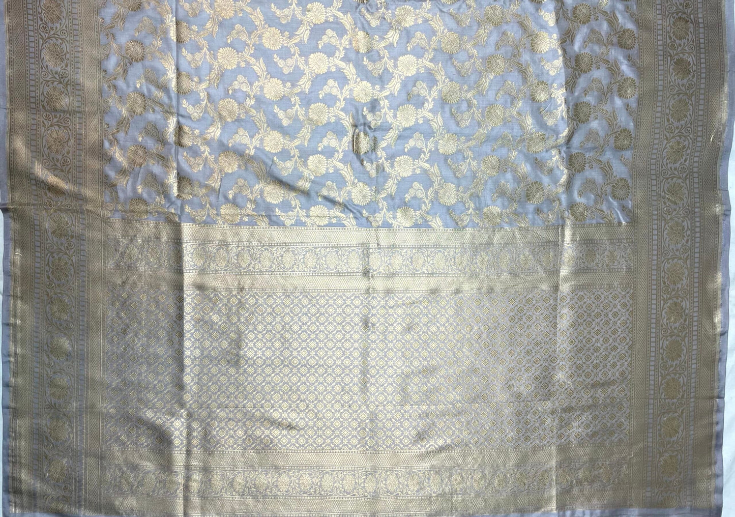 Light Grey Banaras Katan Silk Saree with Rich Zari Border and Floral Design b0078ds