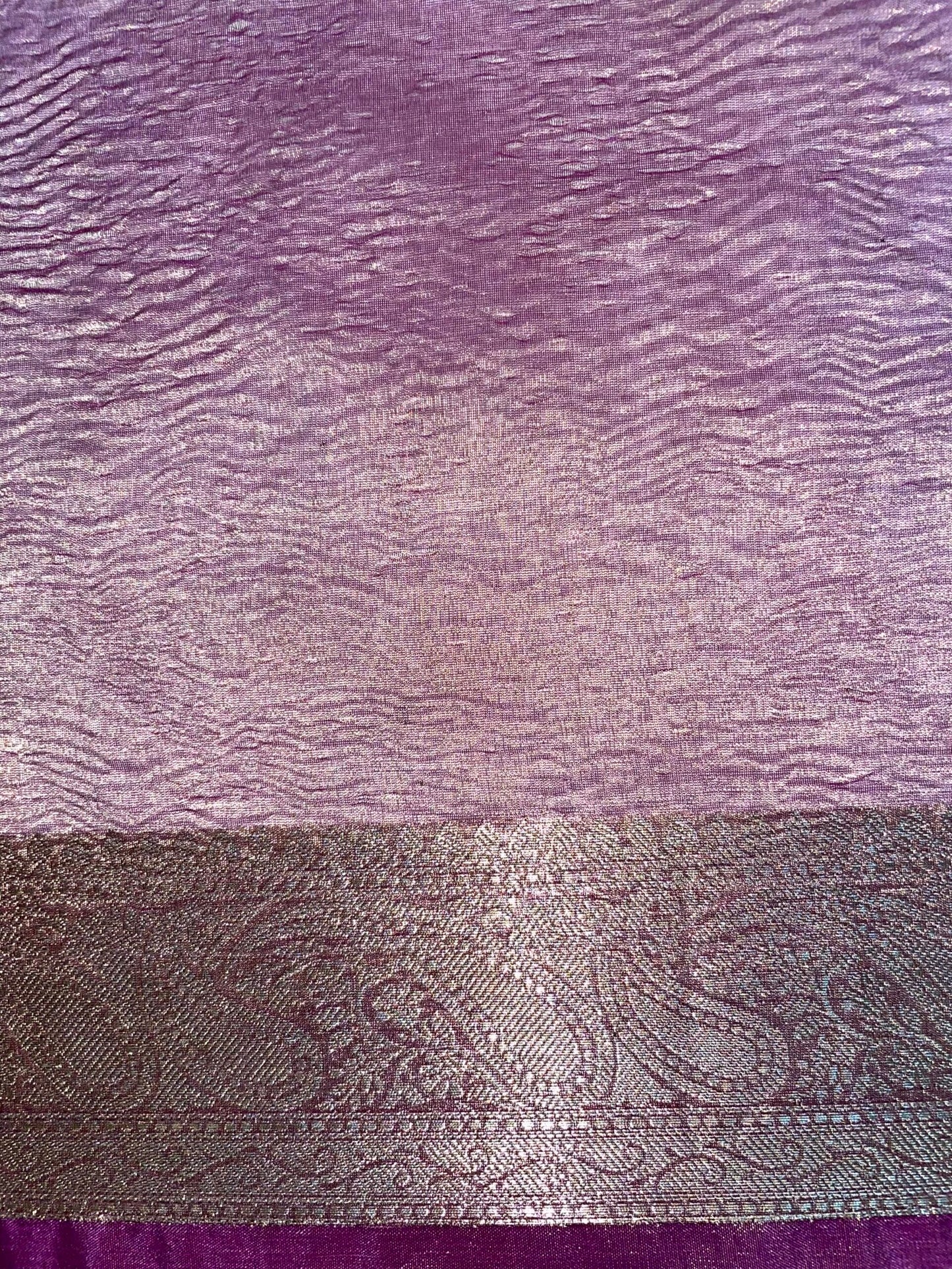 Crush Tissue Saree with Intricate Zari Border Design b0100ds