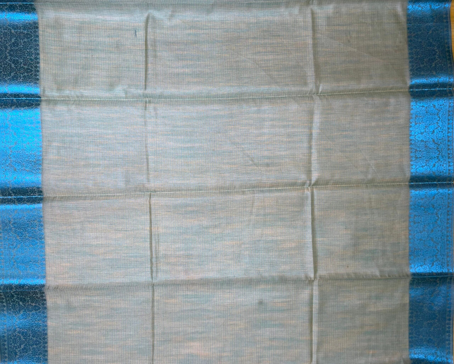 Fancy Raw Silk Saree with Intricate Contrast Border Design b0106ds