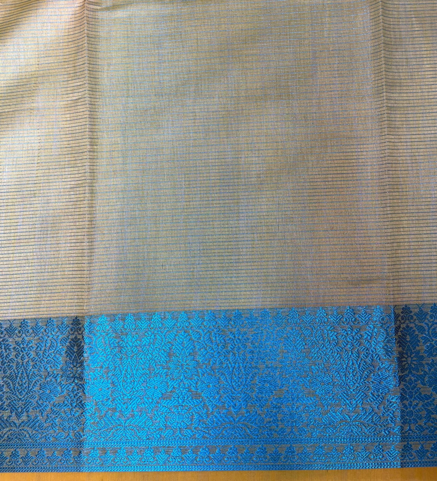 Fancy Raw Silk Saree with Intricate Contrast Border Design b0107ds