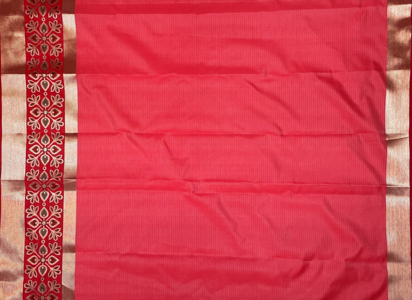 Cream Kota Checks Weave Saree with Body Pallu and Floral Border Design b0131ds