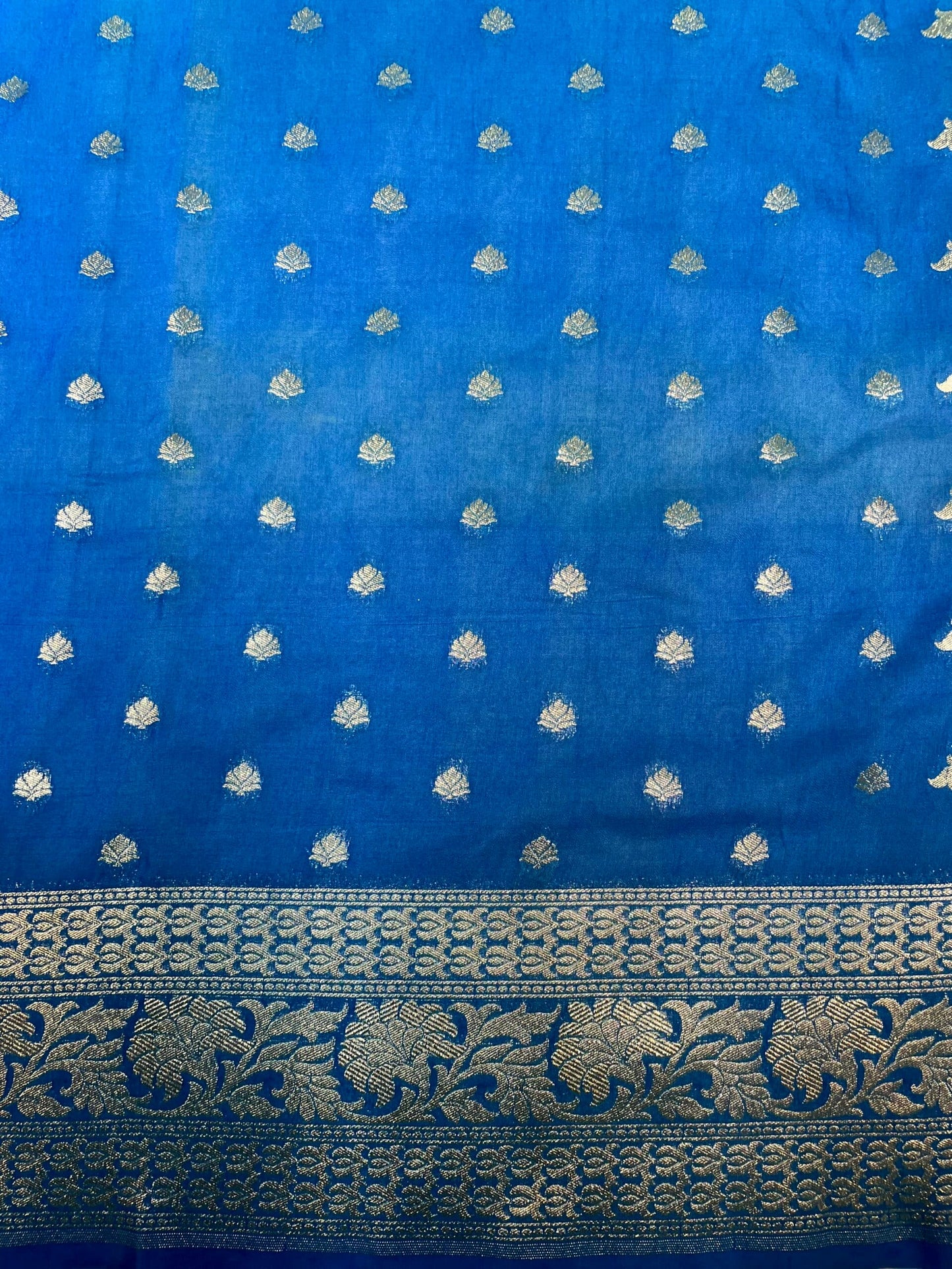BlueBanaras Georgette with Half and Half Dyed Body and Intricate Border Pallu Design b0181ds