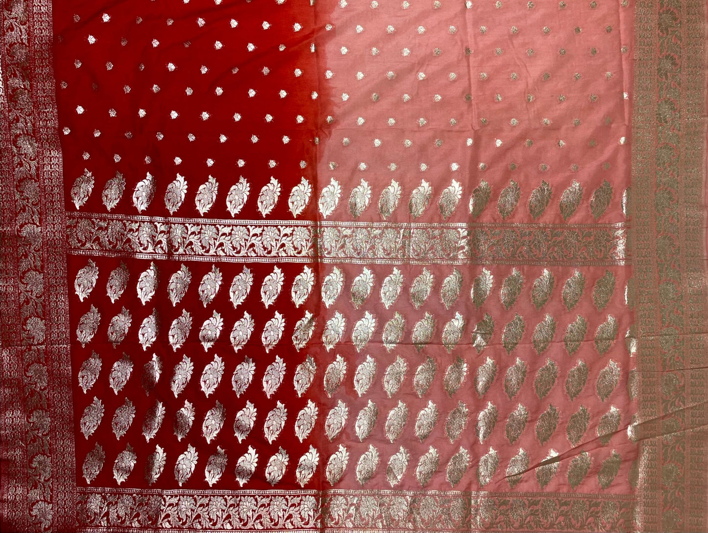 Red Banaras Georgette with Half and Half Dyed Body and Intricate Border Pallu Design b0182ds