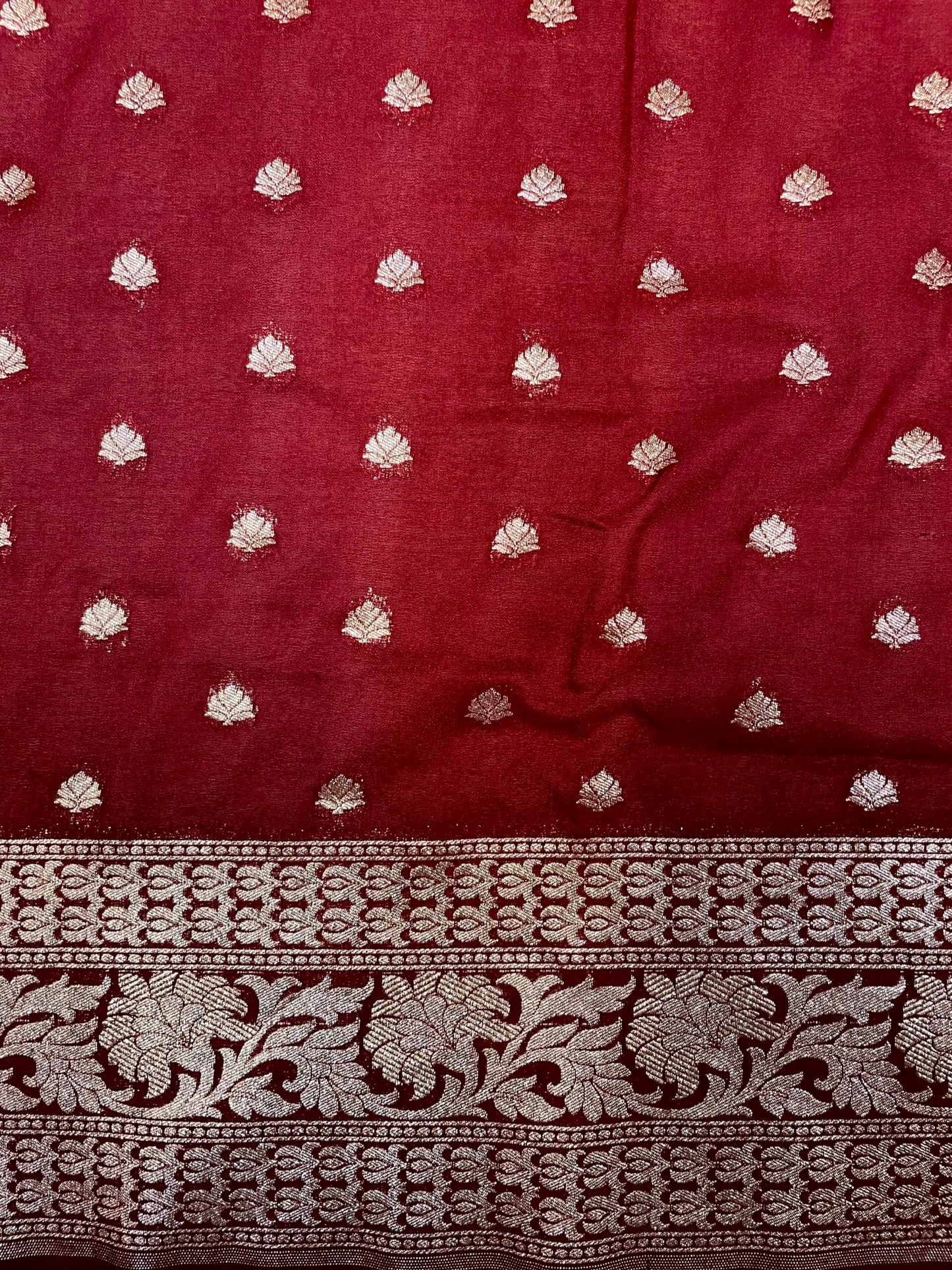 Maroon and Pink Banaras Georgette with Half and Half Dyed Body and Intricate Border Pallu Design b0183ds