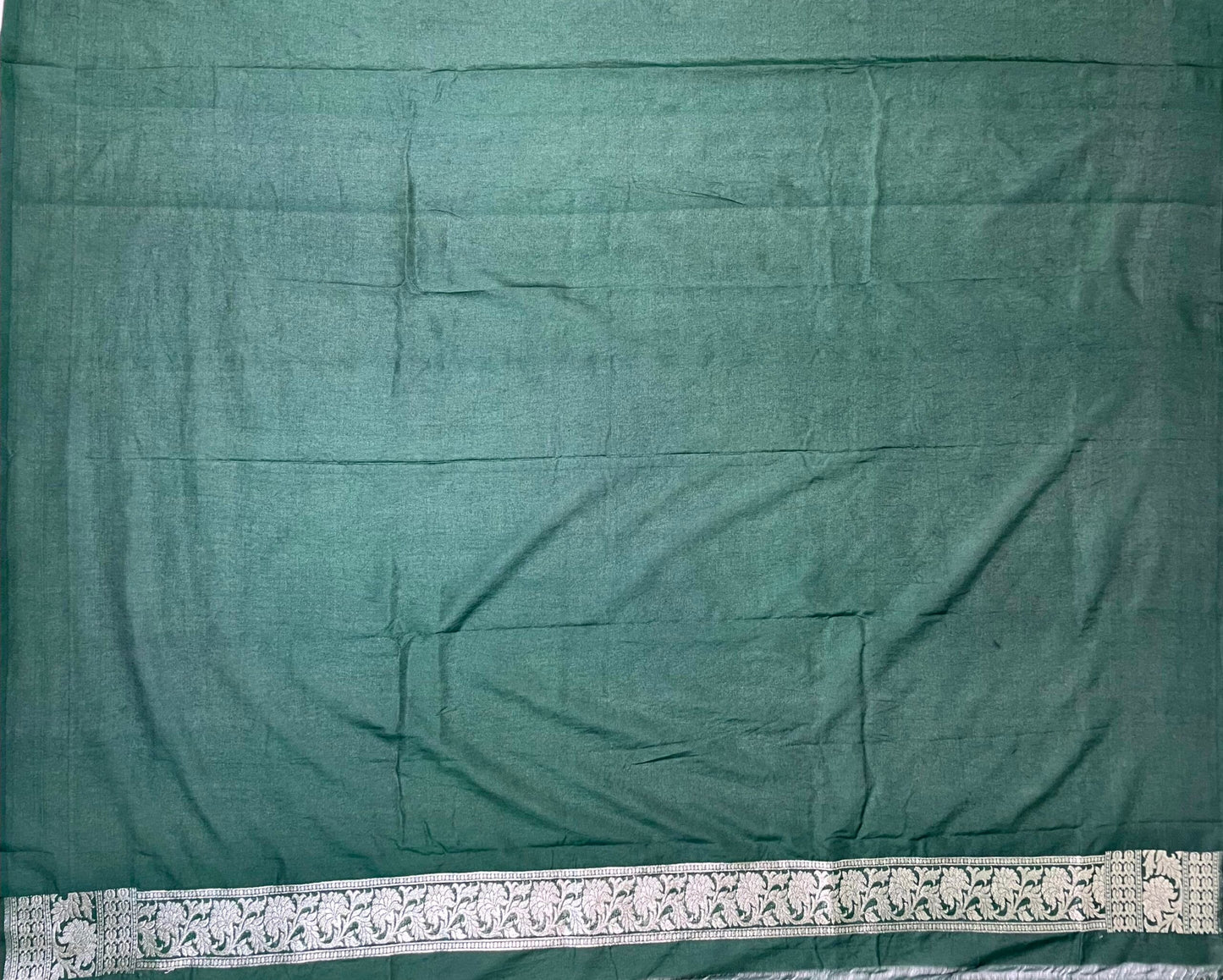 Bottle Green Banaras Georgette with Half and Half Dyed Body and Intricate Border Pallu Design b0185ds
