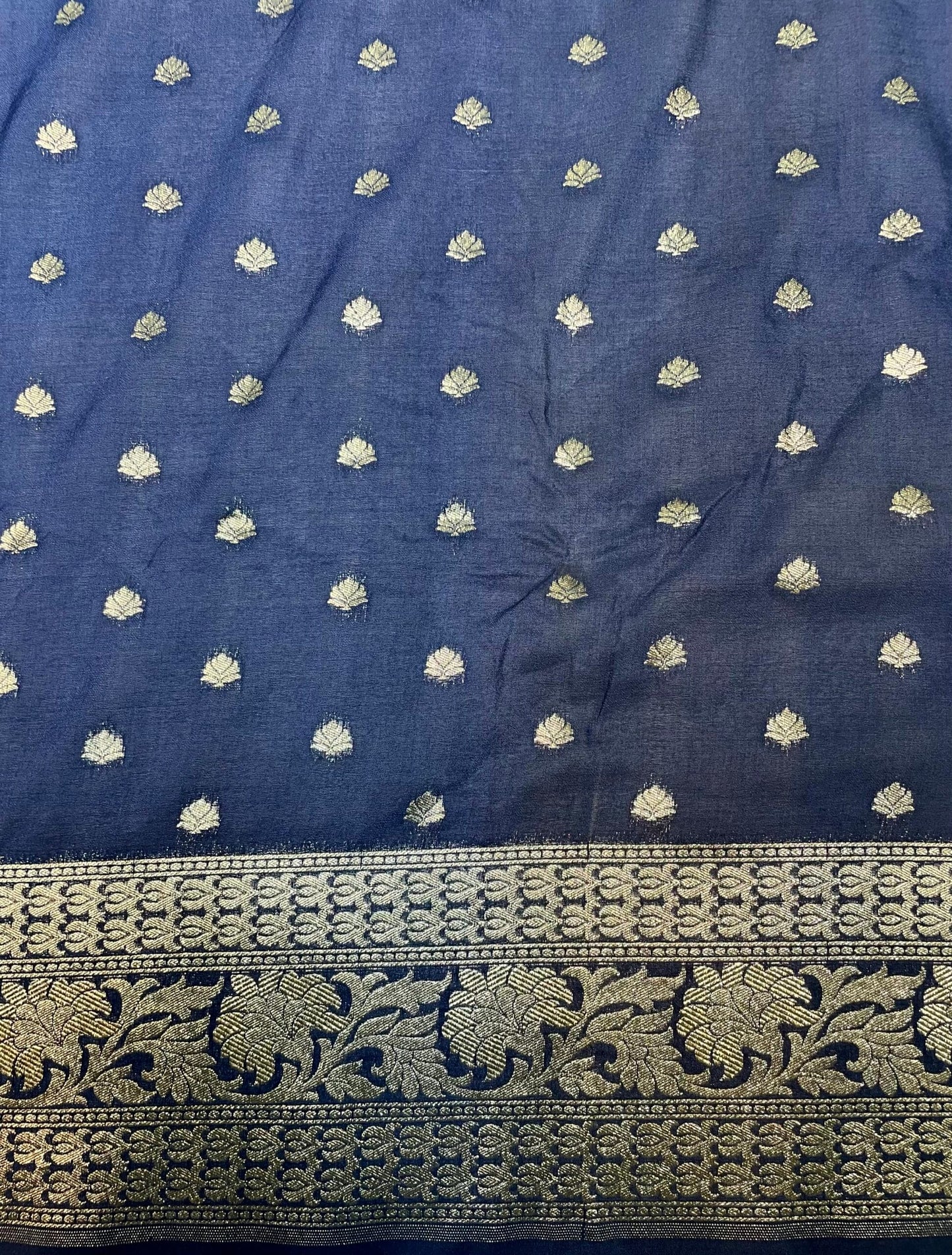 White and Blue Banaras Georgette with Half and Half Dyed Body and Intricate Border Pallu Design b0187ds