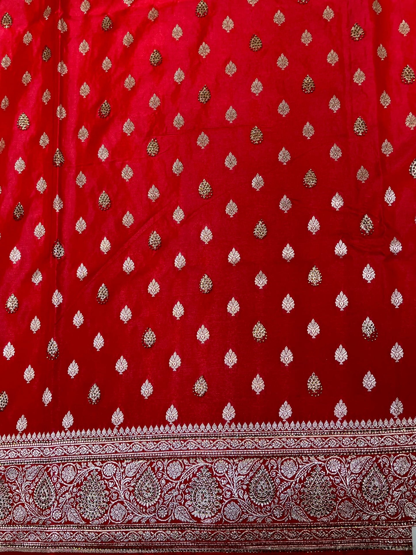 Red Banaras Katan Silk Saree with Body Butti and Stone Work Design b0201ds
