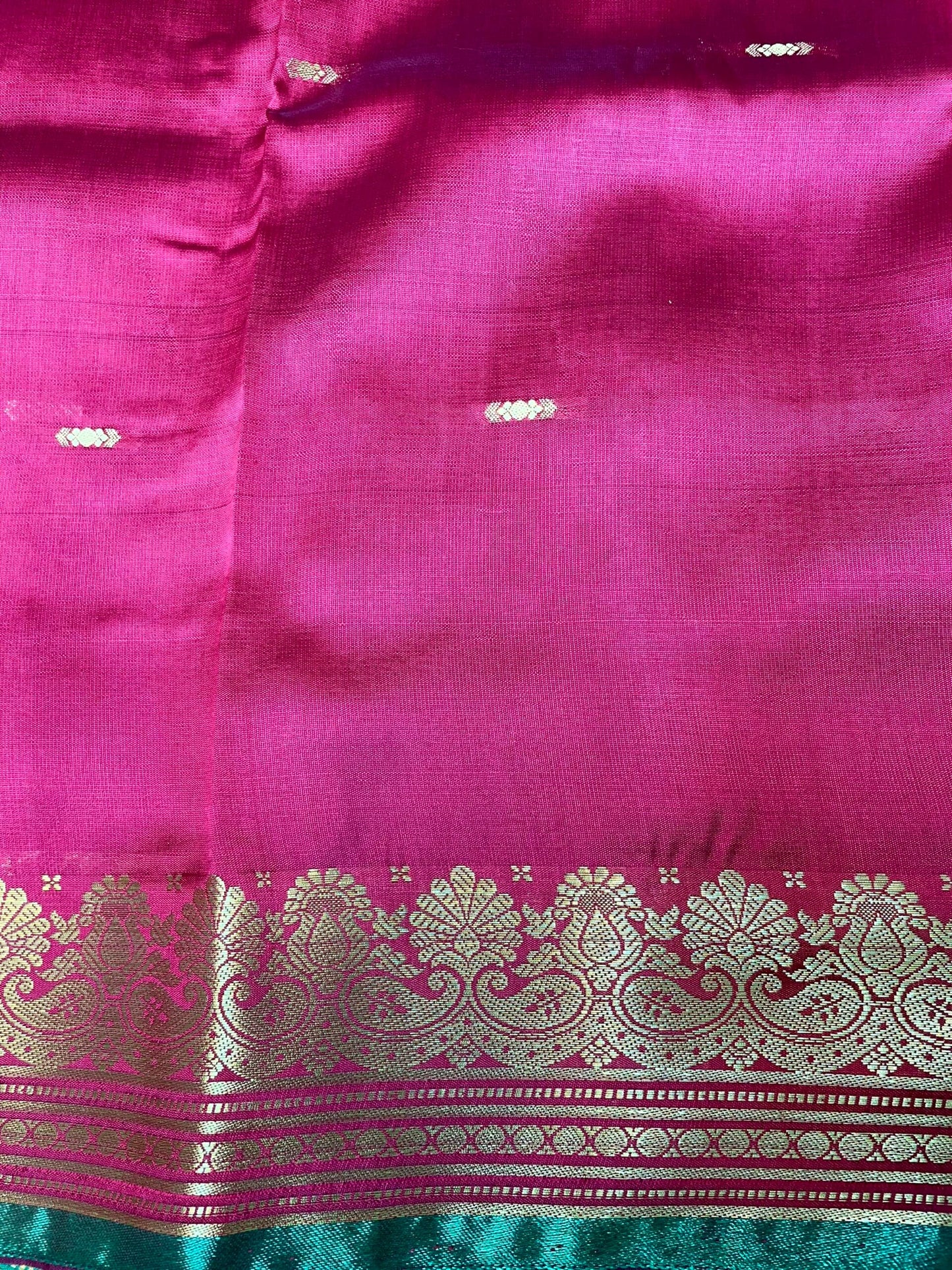 Green and Red Banaras Viscose Silk with Intricate Kanchivaram Border and Body Butta Design b0215ds
