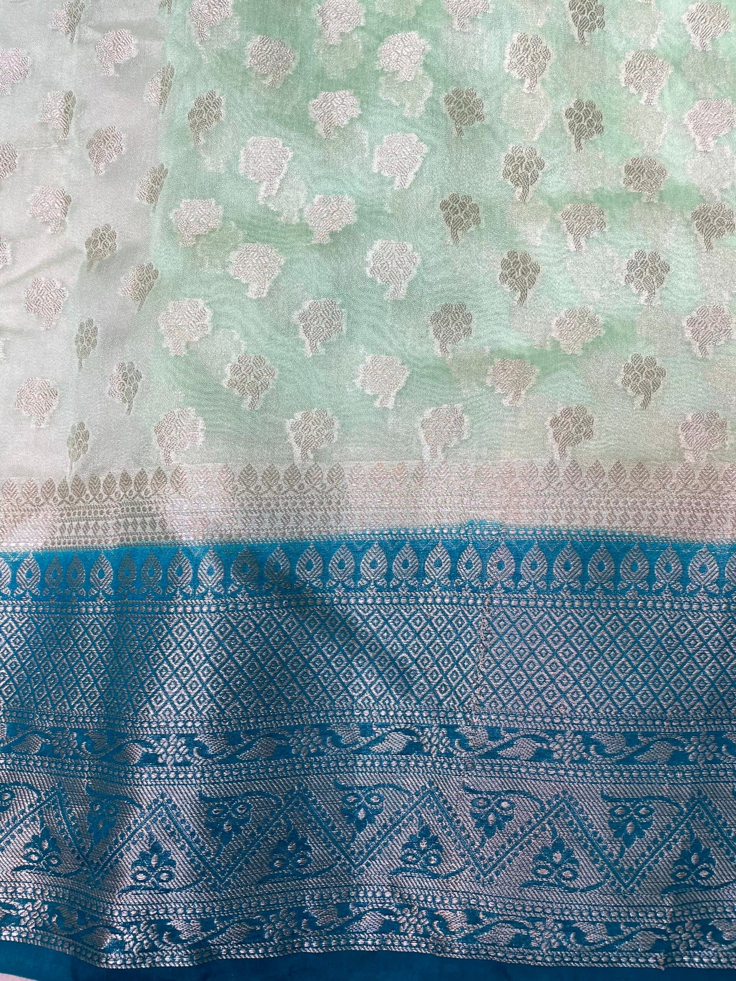 Light Yellow and Blue Banaras Georgette with Body Border and Pallu Design b0277ds