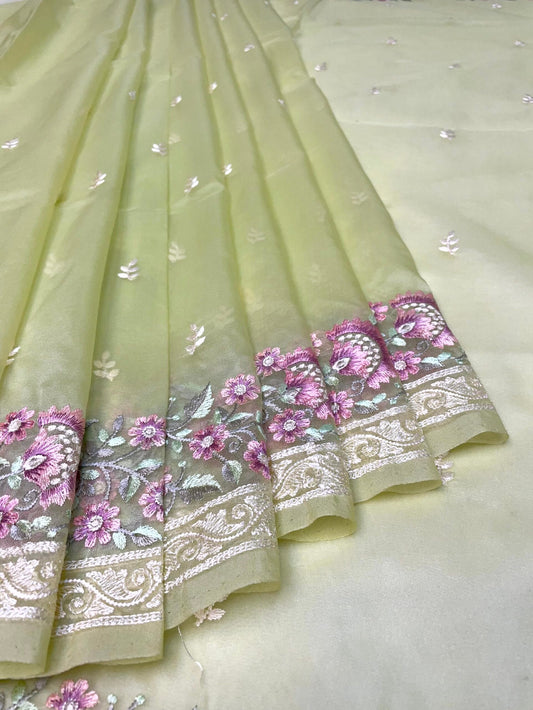 Organza Saree Embroidery with Butta and Border Design b0287ds