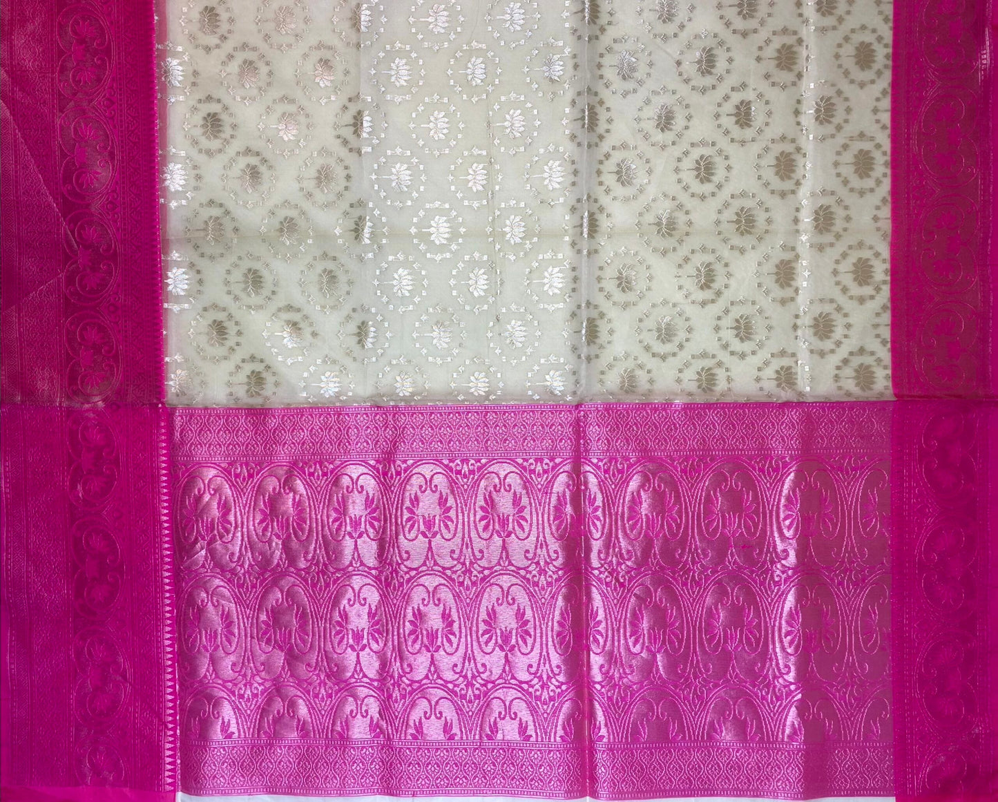 Pink Organza Saree with Contrast Border and Allover Geometrical Body Design b0302ds