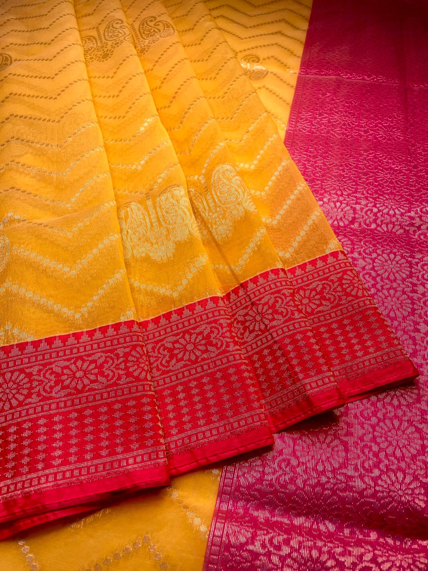 Mustard Organza Saree with Contrast Border and Allover Geometrical Body Design b0304ds
