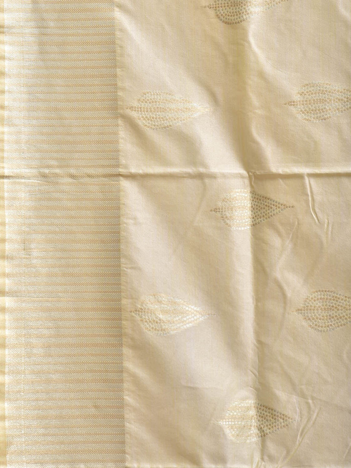 Beige Banaras Viscose Silk Saree with Body Buta and Pallu Design b0311