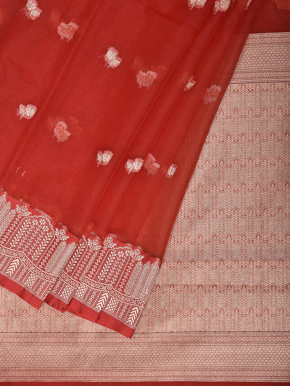 Red Banaras Organza Saree with Pallu and Border Design b0332