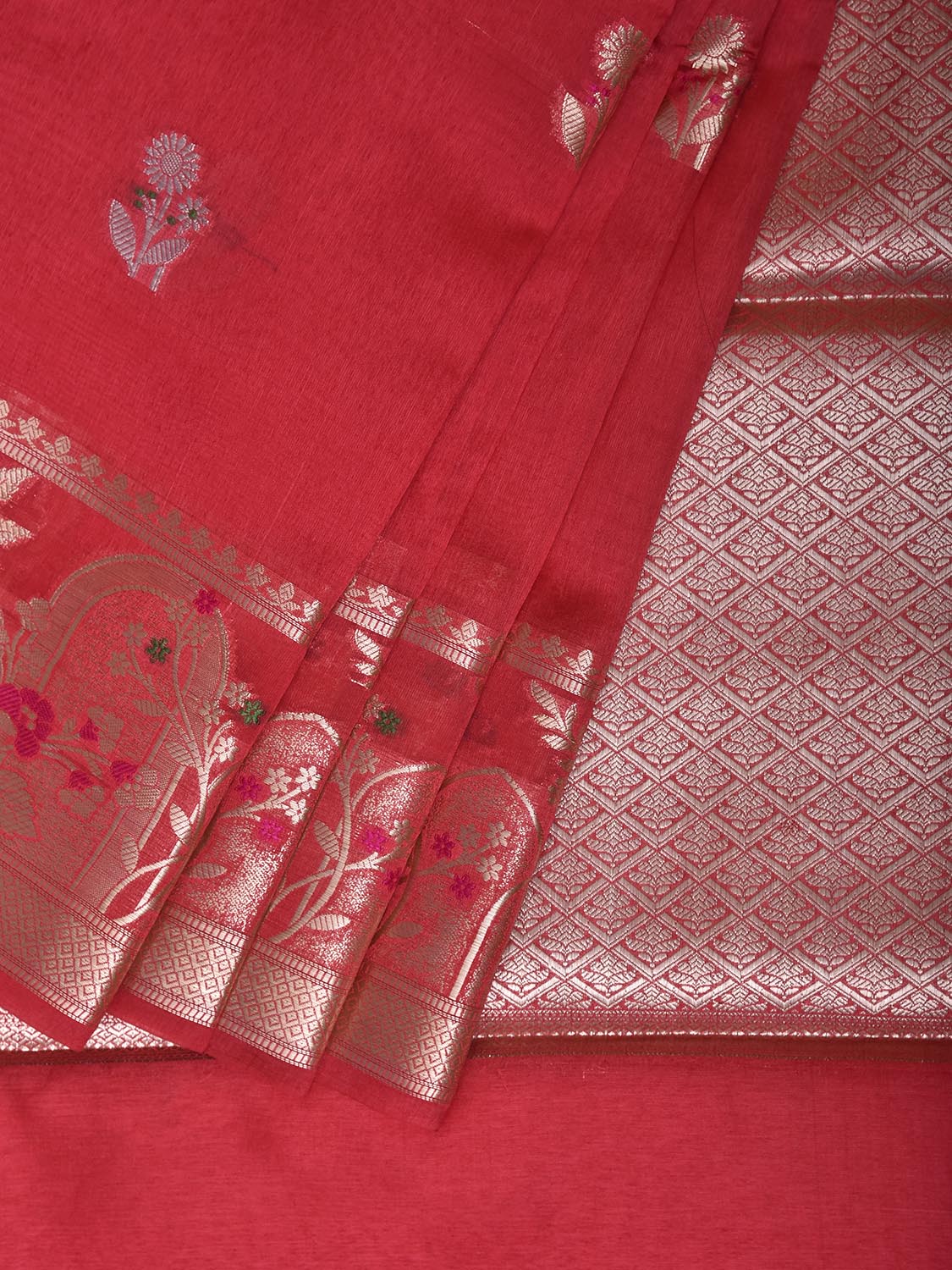 Red Banaras Raw Silk Saree with Pallu and One Side Border Design b0335