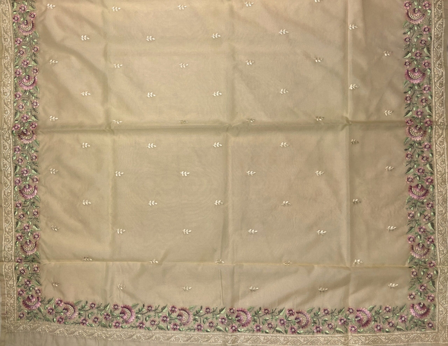 Organza Saree Embroidery with Butta and Border Design b0344ds