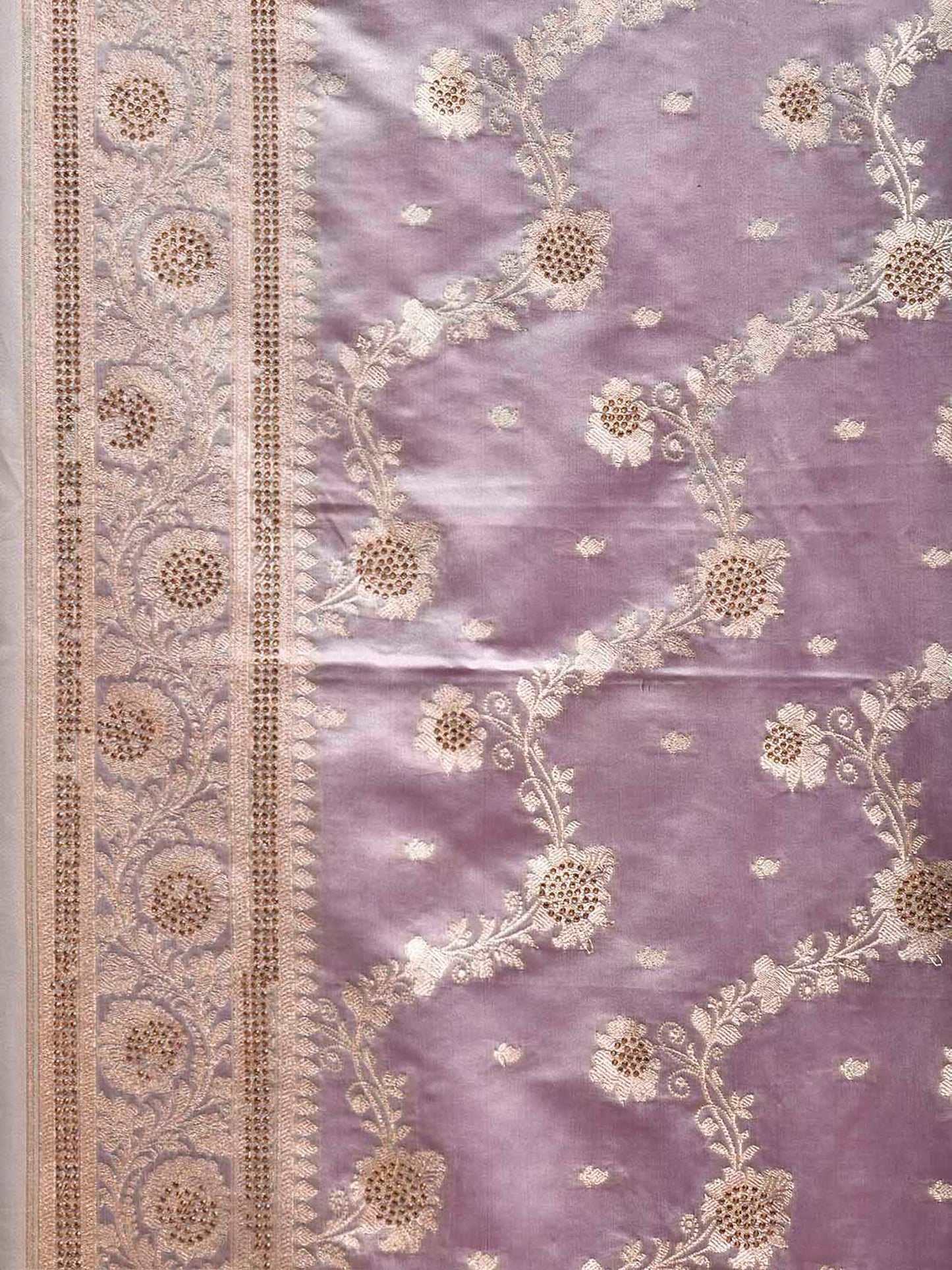 Light Mauve Banaras Katan Saree with Diagonal and Pallu Design b0347