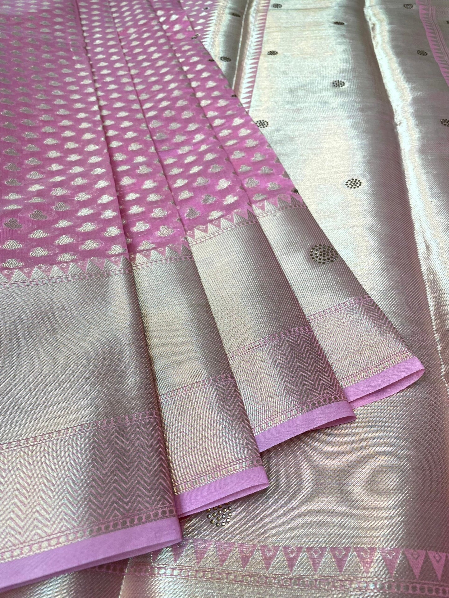 Pink Banaras Fancy with Zari Border Body Butta and Pallu Design b0359ds