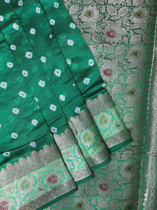 Green Banaras Bandhani Silk Saree with Border and Pallu Design b0406ds