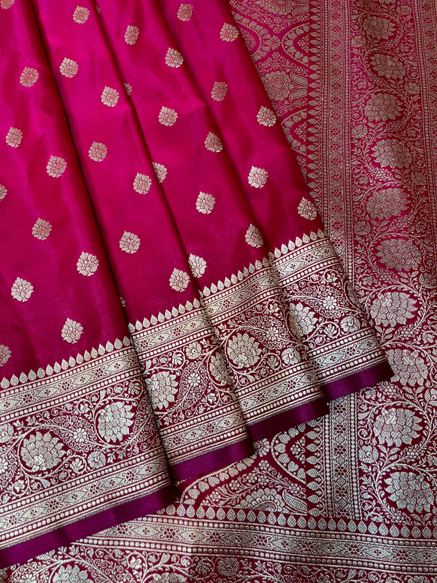 Dark Onion Pink Banaras Katan Silk Saree with Body Butti and Border Design b0434ds
